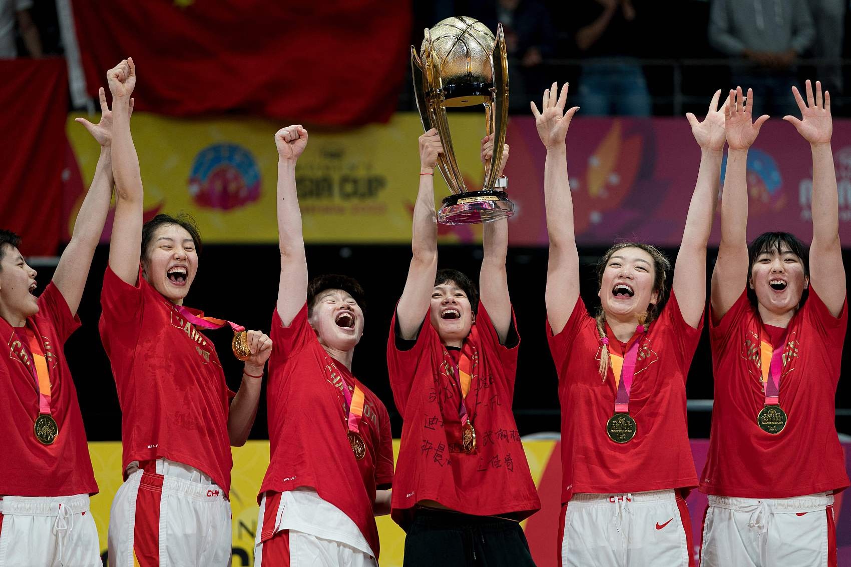 玻利维亚女篮夺得第五名，表现优异