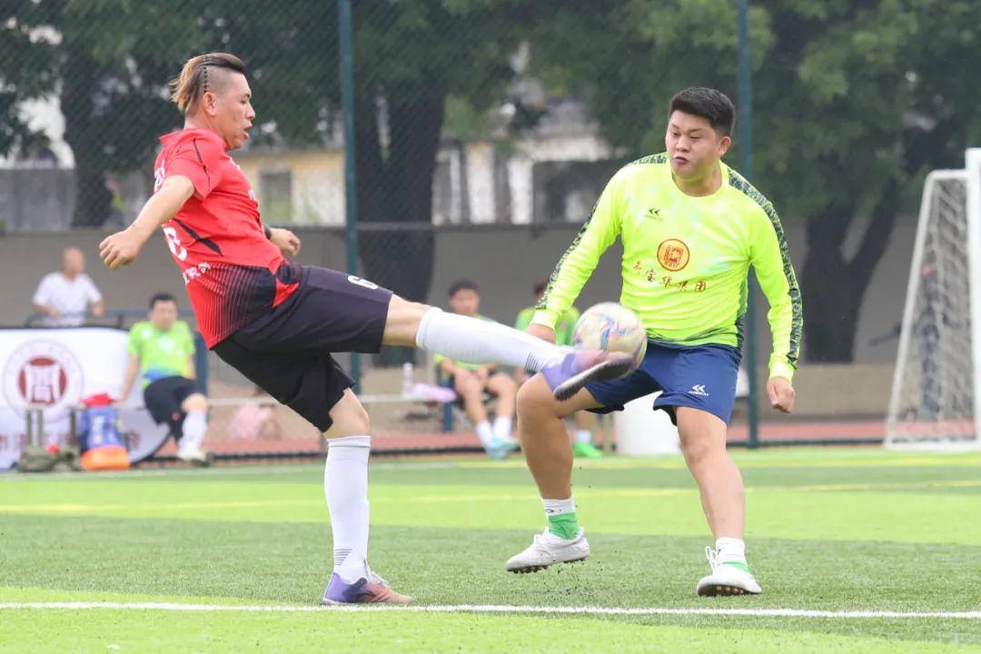 关于球队联合当地慈善机构，共同开展公益活动的信息
