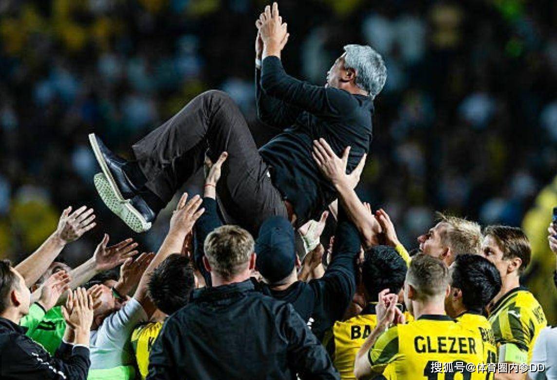 关于1.皇马将对阵曼联,梅西和内马尔在欧冠抽签仪式上相聚的信息 关于1.皇马将对阵曼联,梅西和内马尔在欧冠抽签仪式上相聚的信息