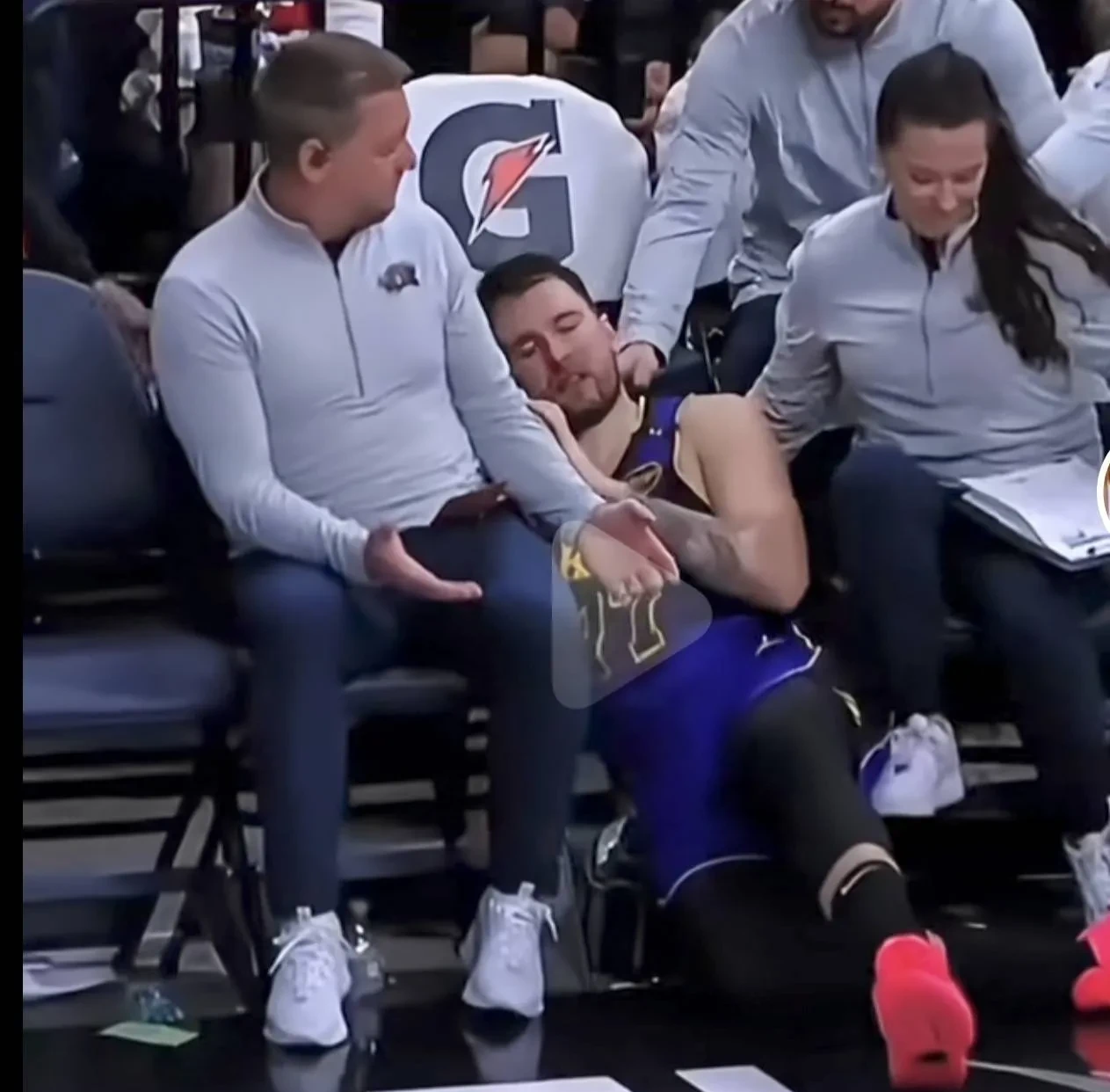 76人主场大败灰熊，遭遇两连败的简单介绍