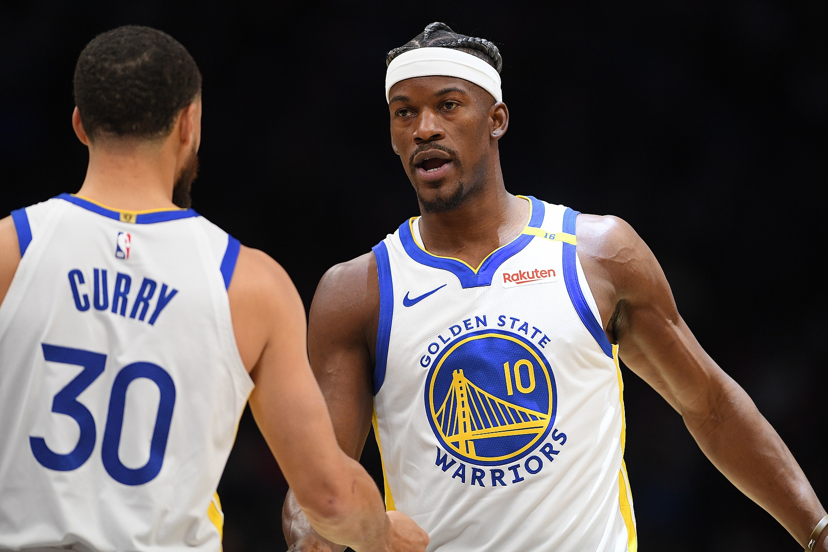 勇士客场力克猛龙，取得胜利